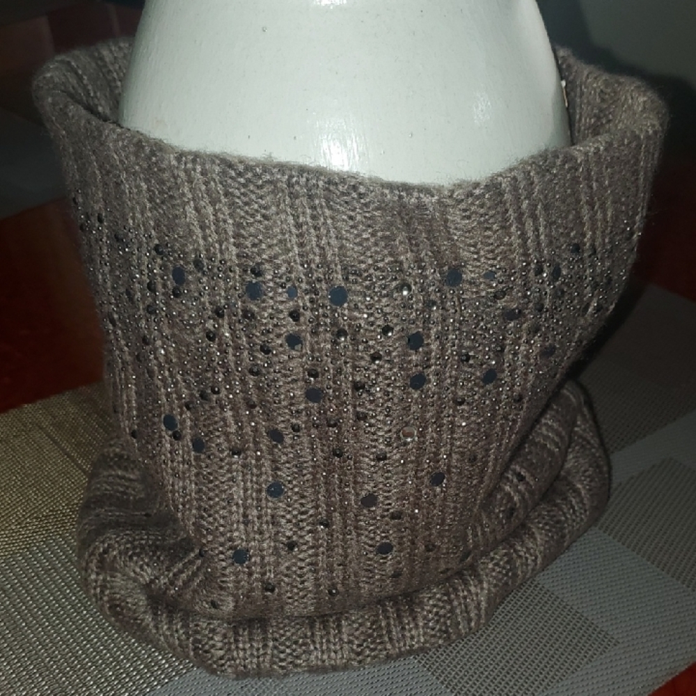 NNT C.C Elegant Brown Knit Scarf with Embellishments 100% Acrylic